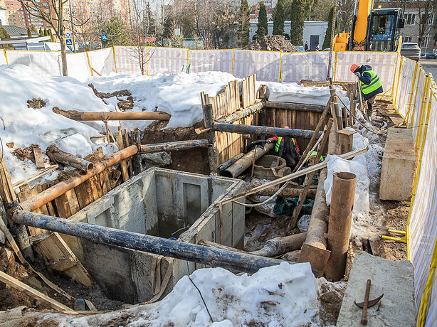 Андрей Иванов проверил ход капремонта сетей водоснабжения в Лесном Городке Андрей Иванов проверил ход капремонта сетей водоснабжения в Лесном Городке